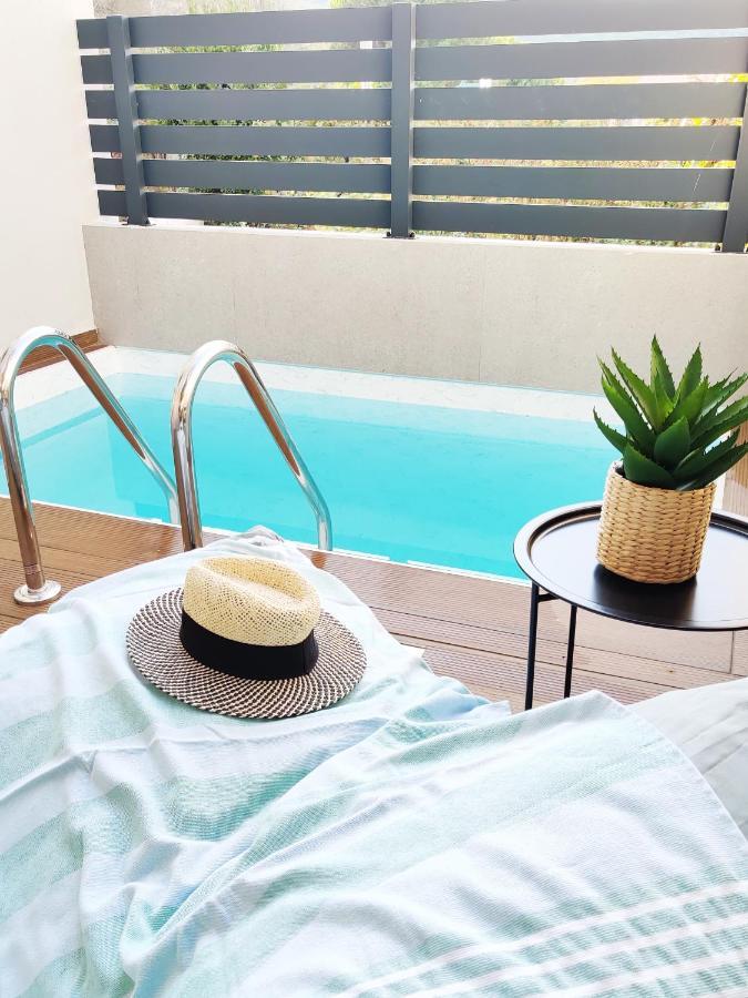 Aelia Seaside Luxury Suites เนอา คาร์วาลี ภายนอก รูปภาพ