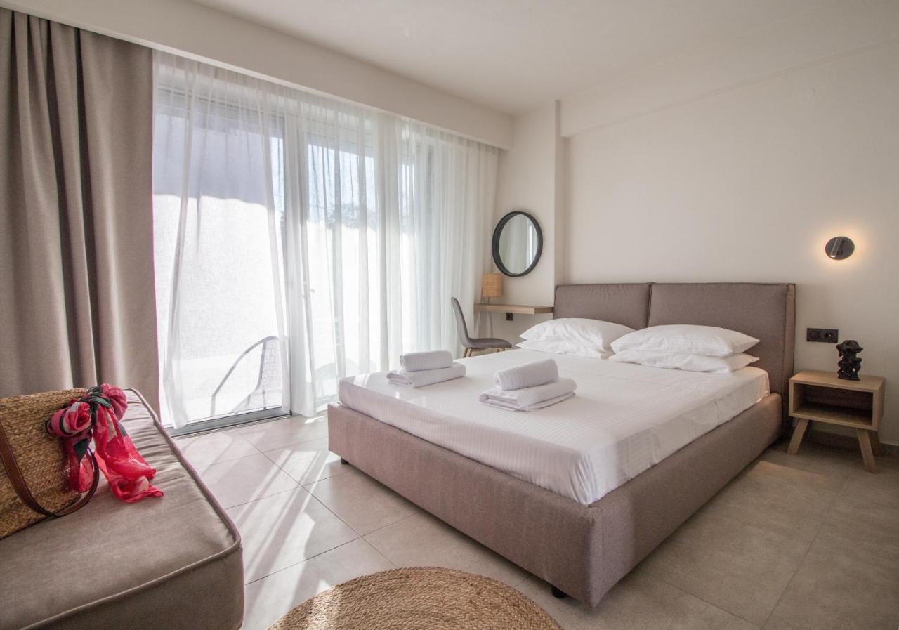 Aelia Seaside Luxury Suites เนอา คาร์วาลี ภายนอก รูปภาพ