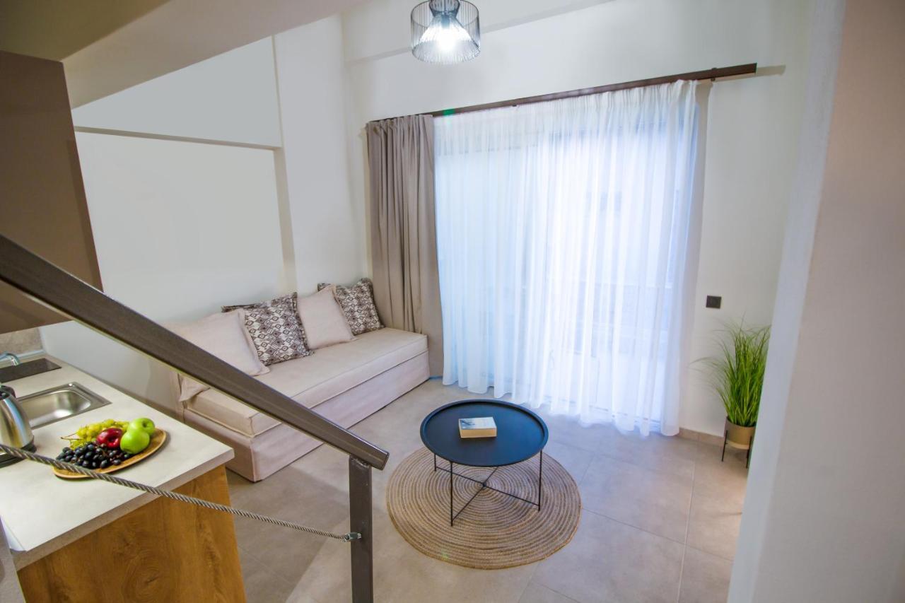 Aelia Seaside Luxury Suites เนอา คาร์วาลี ภายนอก รูปภาพ