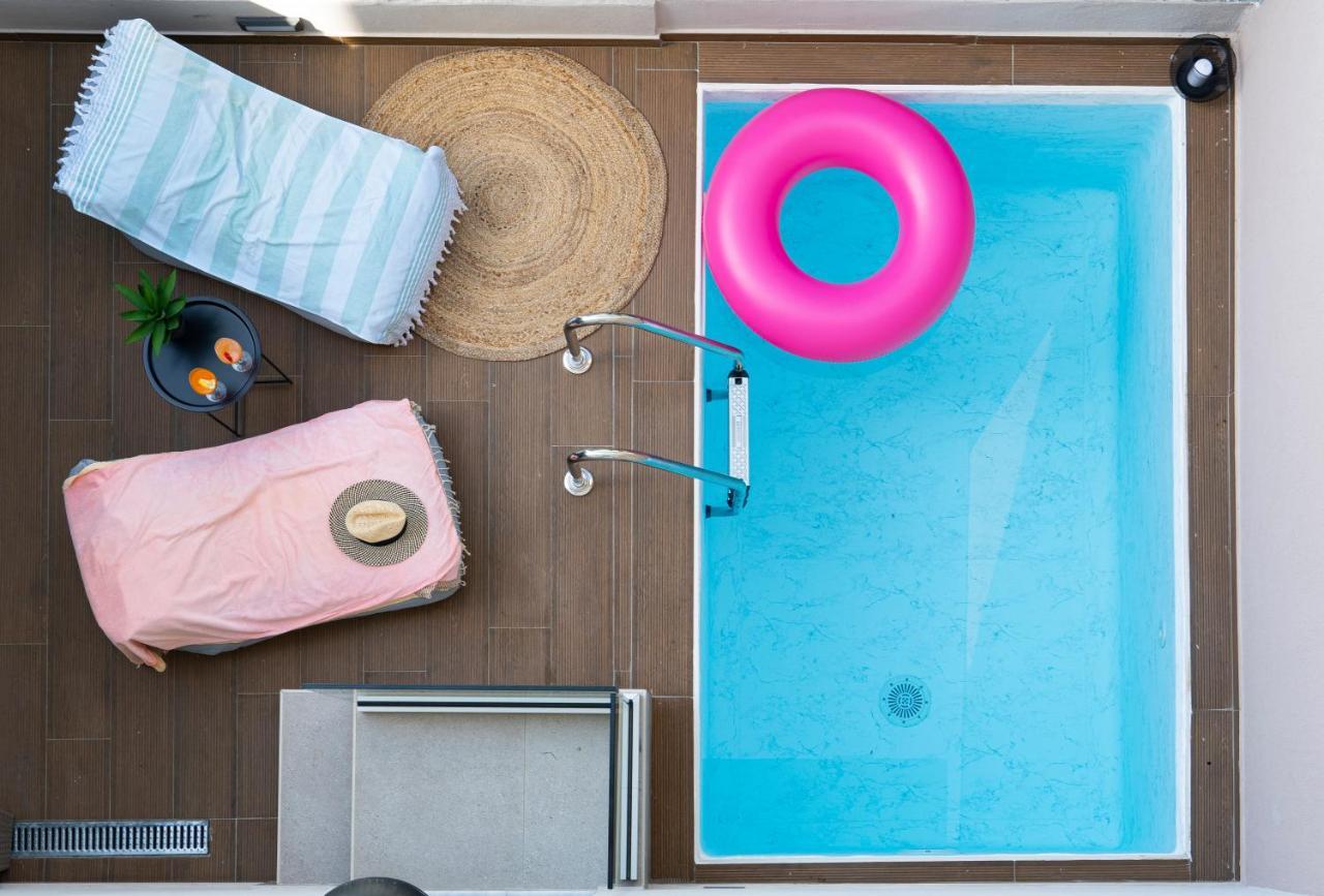 Aelia Seaside Luxury Suites เนอา คาร์วาลี ภายนอก รูปภาพ