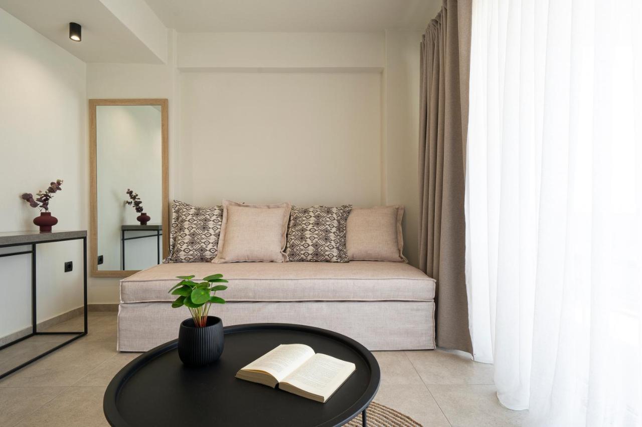 Aelia Seaside Luxury Suites เนอา คาร์วาลี ภายนอก รูปภาพ