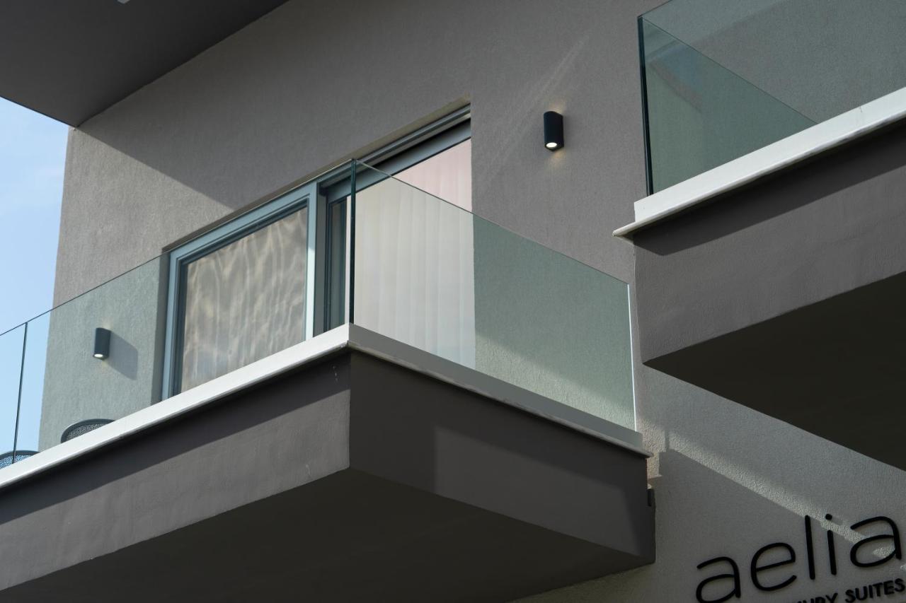 Aelia Seaside Luxury Suites เนอา คาร์วาลี ภายนอก รูปภาพ