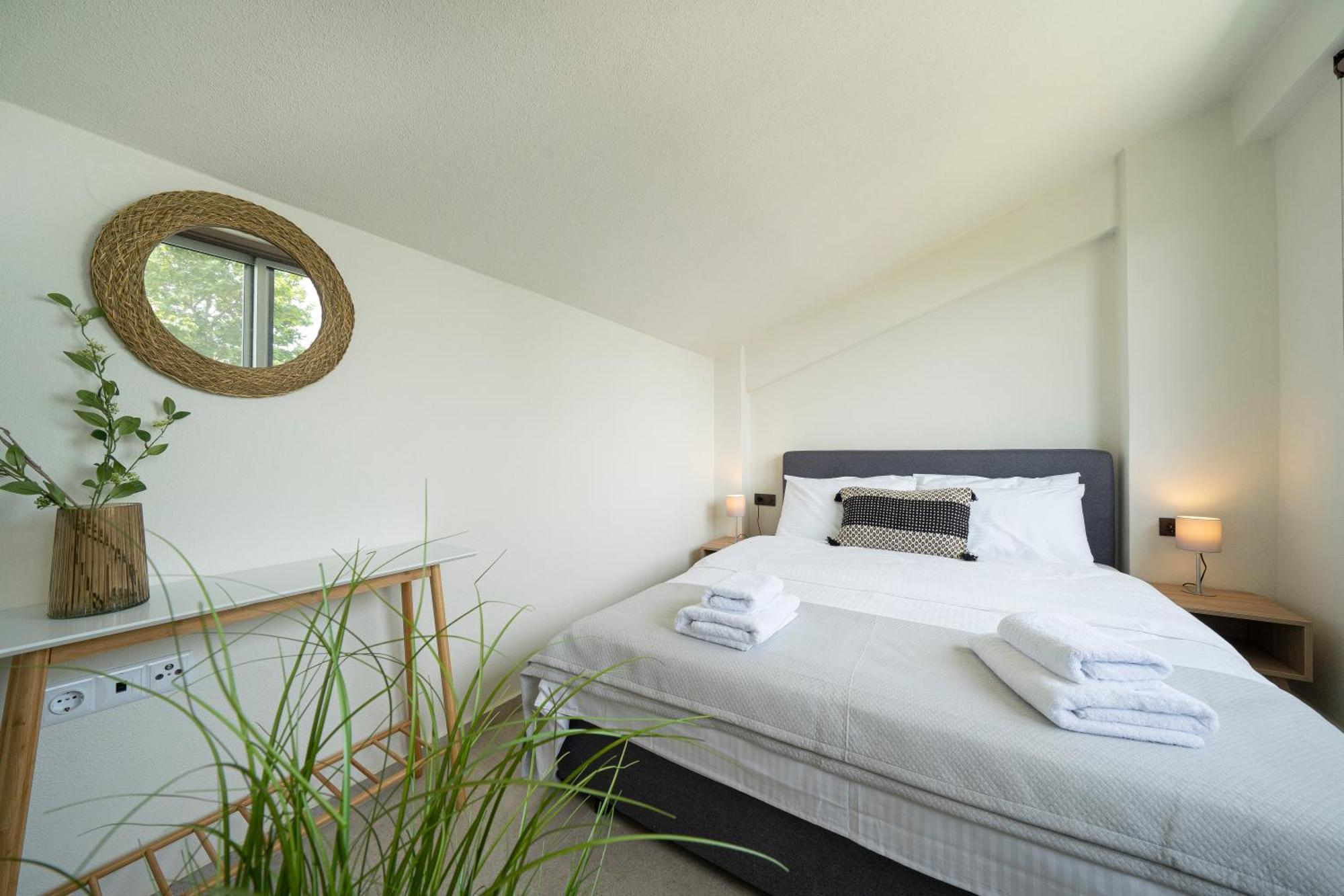 Aelia Seaside Luxury Suites เนอา คาร์วาลี ห้อง รูปภาพ